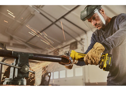 STANLEY SMERIGLIATRICE ANGOLARE A BATTERIA 18V 4,0AH ART. SFMCG700M2K-QW