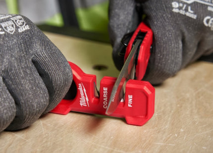 MILWAUKEE AFFILACOLTELLI COMPATTO