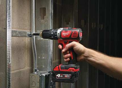 MILWAUKEE TRAPANO AVVITATORE CON PERCUSSIONE A BATTERIA M18 BPD-402C