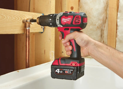 MILWAUKEE TRAPANO AVVITATORE CON PERCUSSIONE A BATTERIA M18 BPD-402C