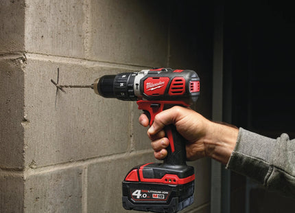 MILWAUKEE TRAPANO AVVITATORE CON PERCUSSIONE A BATTERIA M18 BPD-402C