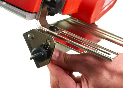 MILWAUKEE PIALLA A BATTERIA M18 BP-402C(V2/24)