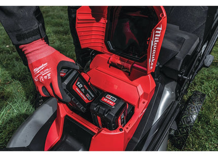 MILWAUKEE RASAERBA A BATTERIA M18 F2LM53-122(V1/23)