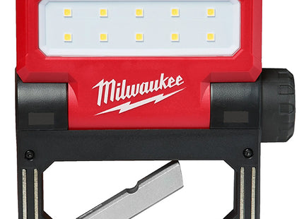 MILWAUKEE TORCIA LED TASCABILE 550L RICARICA USB MOD. L4 FFL-301(V1/23)