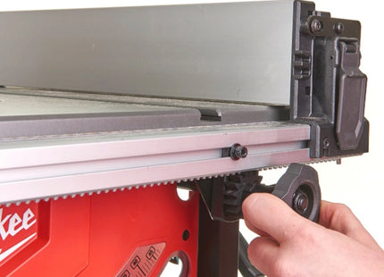 MILWAUKEE KIT BANCO SEGA A BATTERIA M18 FTS210-121B