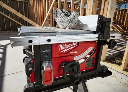 MILWAUKEE KIT BANCO SEGA A BATTERIA M18 FTS210-121B