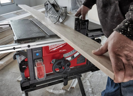 MILWAUKEE KIT BANCO SEGA A BATTERIA M18 FTS210-121B