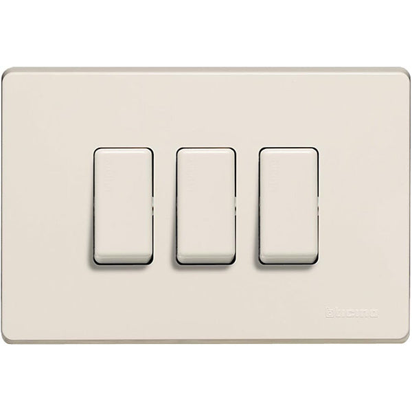 BTICINO MAGIC PLACCA 3 POSTI COLORE AVORIO