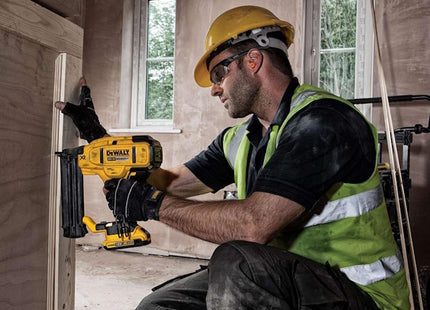 DEWALT CHIODATRICE/GROPPINATRICE A BATTERIA 18V 2,0AH ART. DCN680D2-QW