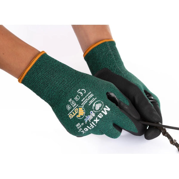 ATG GUANTI MOD. MAXIFLEX CUT CON AD-APT A42-8743 COLORE NERO/VERDE