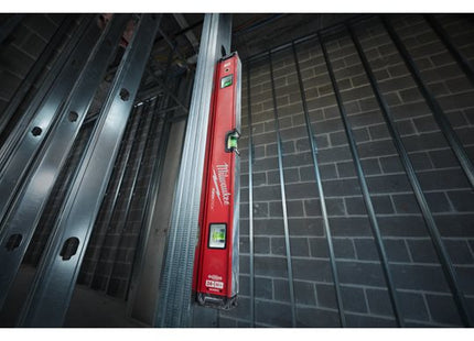 MILWAUKEE LIVELLA SERIE BACKBONE MAGNETICA