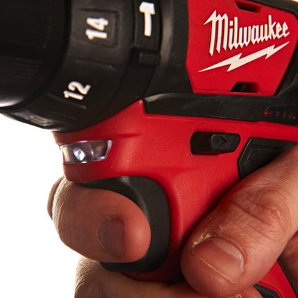 MILWAUKEE 4933441940 TRAPANO AVVITATORE CON BATTENTE M12BPD 2.jpg