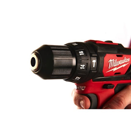 MILWAUKEE 4933441940 TRAPANO AVVITATORE CON BATTENTE M12BPD 8.jpg