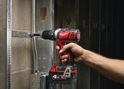 MILWAUKEE TRAPANO AVVITATORE A BATTERIA M18 BDD-202C (V1/23)