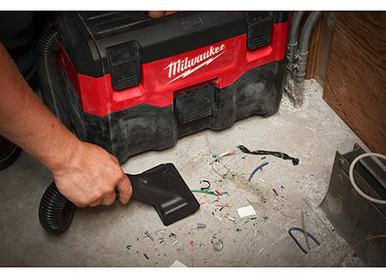 MILWAUKEE ASPIRATORE A BATTERIA SOLIDI/LIQUIDI M18 VC2-0(V1/23)
