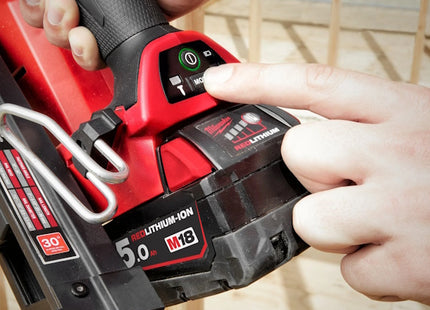 MILWAUKEE CHIODATRICE 34° A BATTERIA M18 FFN-502C