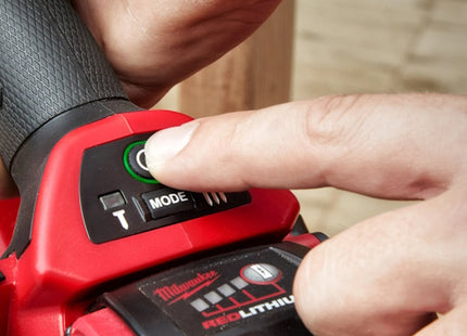 MILWAUKEE CHIODATRICE 34° A BATTERIA M18 FFN-502C