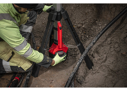 MILWAUKEE TORRE FARO LED MULTIDIREZIONALE CON TREPPIEDE MOD. M18 SAL2-0