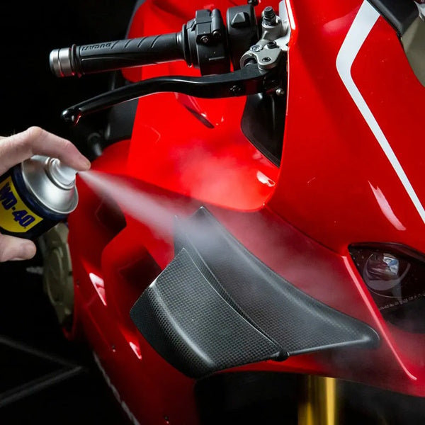 WD-40 SPECIALIST MOTO LUCIDANTE AL SILICONE SPRAY ML400