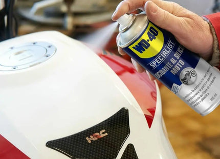 WD-40 SPECIALIST MOTO LUCIDANTE AL SILICONE SPRAY ML400