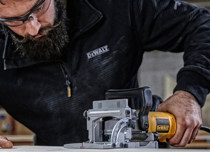 dewalt dw682k qs 3.jpg