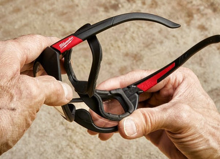 MILWAUKEE OCCHIALI DI PROTEZIONE CON INSERTO IN SCHIUMA LENTE INCOLORE