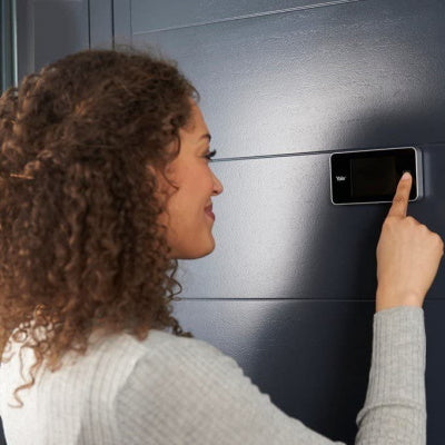 YALE SPIONCINO ELETTRONICO CON DISPLAY DIGITALE COLORE ARGENTO